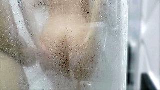 Mature Seduces 18 Years Old Boy to Fuck Her in the Shower