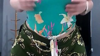 Pulled amateurs close up car sex