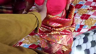 Beautiful Bhabhi in Banarasi Saree Having Her First Sex