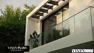 Angel Youngs’ Curvy Blonde Heat in a Friend’s Bold Rush