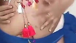 Beautiful Erotic Dance in Hijab of an Indian MILF