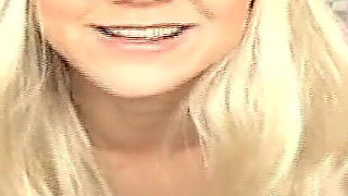 Watch My Pussy in Close up and Chat with Me Live!
