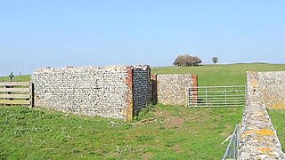 perv spies on farmers daughter whilst she plays with her pussy behind the barn (public)