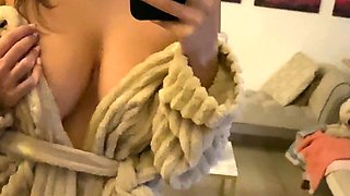 Masturbation close up Tamara big clit