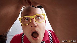 Nerd Loves Big Naturals With Van Wylde, Mrs Robinson - Brazzers