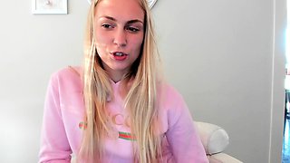 Hot blonde teen tiffany fox strips and masturbates