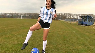 Beautiful brunette gets her pussy fingured and shaved in a hot scene.