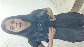 Bhabhi masterbate her pussy with toothpaste in bathroom