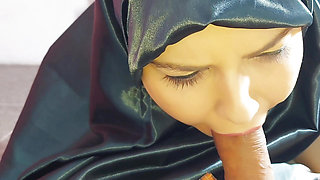 Arab Muslim woman sucks like a pro and asks for more until the end in her face