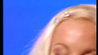 Silvia Has a Swim and Then Masturbates While Tasting Her Own Juices - Private Porn Sex Videos