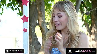 College Babe Has Some Wet Chemistry With The Kissing Booth Hottie Ivy Wolfe