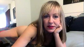 Blonde solo jerking off