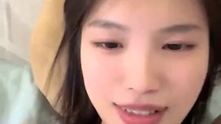 The lustful side of the goddess next door, Peach Fish, innocent and shy, was fucked by her boyfriend for several days in a live broadcast in China, and she was ravaged by her unprotected creampie 2