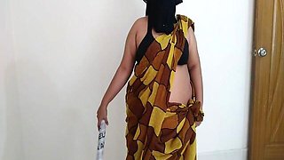 Gujarati Maid Fucked by Owner's Stepson While She Sweeping His Room