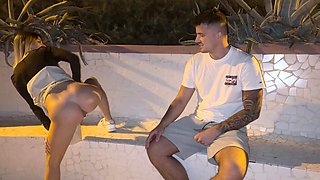 Outdoor encounter with a stranger sans underwear gets interrupted by passers-by