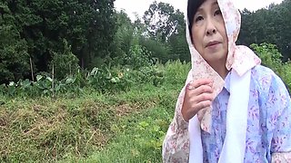 M789G07 AV shooting on a mature woman with a strong libido who runs a farm in Saitama Prefecture! Present AVSEX for moth