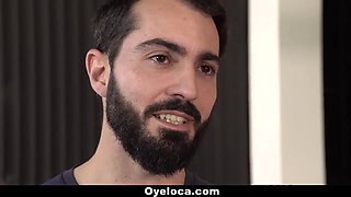 Oyeloca - brazilian cleaner (Liz Rainbow) cleans house and dong!