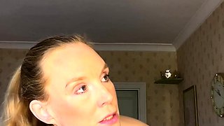 amateur blonde solo webcam