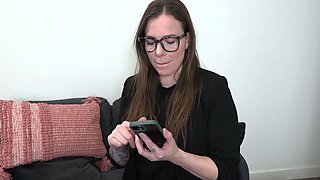 Amateur brunette double toying on webcam