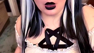 Caught the Fat Maid Masturbating
