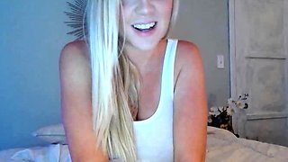 Blonde emo amateur solo masturbation