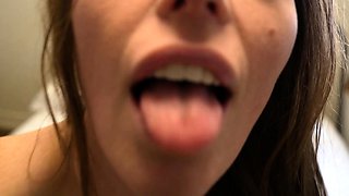 Solo booty assed babe ass toying masturbation in hi def