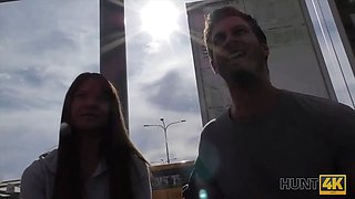 Hunt4k. fellow gave girlfriend's pussy to have accommodation for night