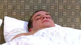 Jessica Rox wakes up this sleeping man