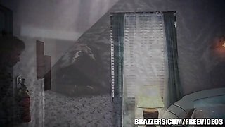 Brazzers - Momique makes fantasy come true