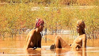 An awesome blond woman with big boobs part1