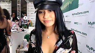 amateur asian flowerr flashing boobs on live webcam