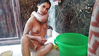 Desi bhabhi ko rat me pel diya