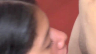 Linda Chica Amateur Recibe Enorme Polla Por Su Apretado Y Rico Culo De Su Pervertido Companero De Casa Mientras Se Quedan Solos.