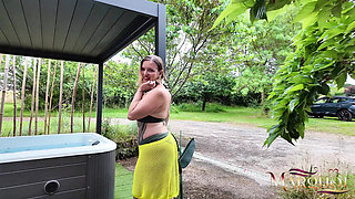 Sexy MILF Gives Blowjob in Jacuzzi - Outdoor Fuck with Big Ass Amateur