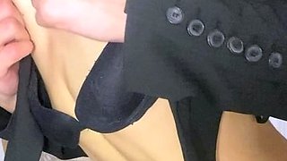 Naked amateur webcam girl fingering her pussy live on camera