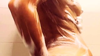 Amateur brunette teen in solo
