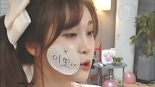 Lovely Korean BJ Show: Big Tits, Big Ass  Babe Porn