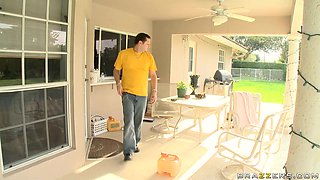 Big Butt Intervention With Mackenzee Pierce, John Strange - Brazzers