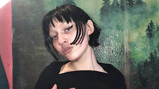 A girl tries out for the role of a secretary, with a deep throat and a narrow pussy