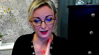 German amateur blonde MILF LUXvanessa with glasses on webcam