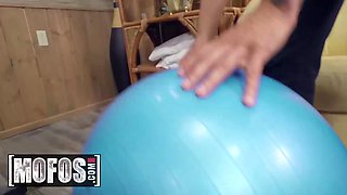 (Alex Legend, Ember Snow) - tiny fitness perv - mofos