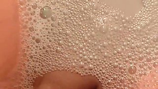 Nass in Der Badewanne