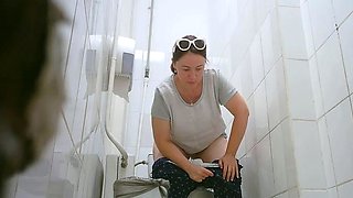 Amateur couple hidden cam