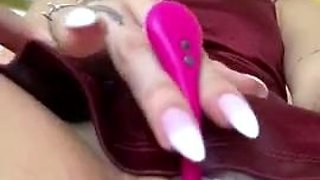 Red hair masturbates tight pussy with toys on webcam