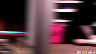 Robbin' And Rubbin' With Bill Bailey, Ella Milano - Brazzers
