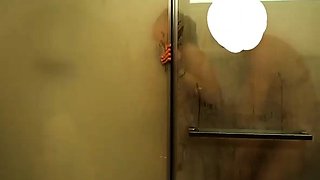 Amateur czech babe stripping and taking shower