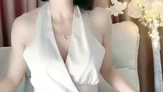 China Live Private Fitness Coach! Sexy Short Hair Sister! Unbutton the clothes and knead the tits.