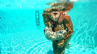 Underwater Fuck in the Pool