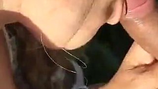 Bowjob in Public 1