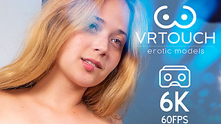 Melanie Striptease - VRTOUCH